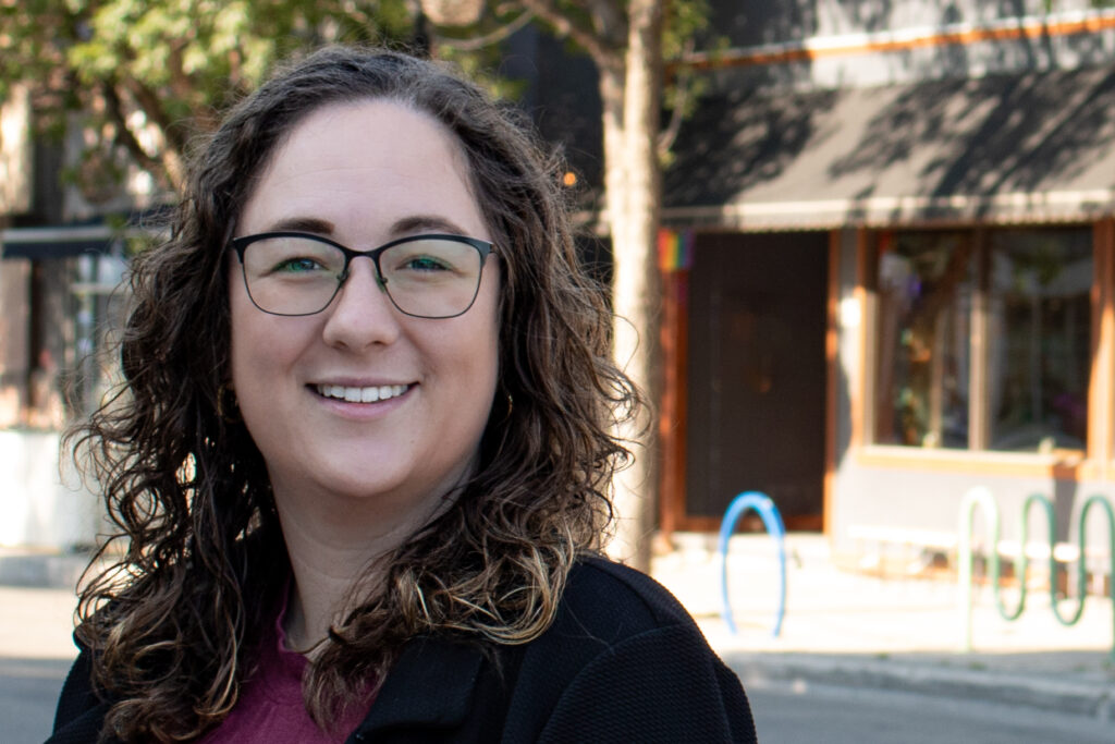 Leah Unruh headshot
